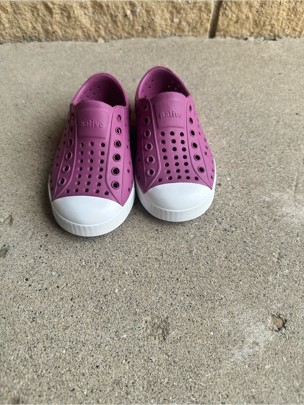 Native Kids Slip-On Sneakers in Magenta with White Toe